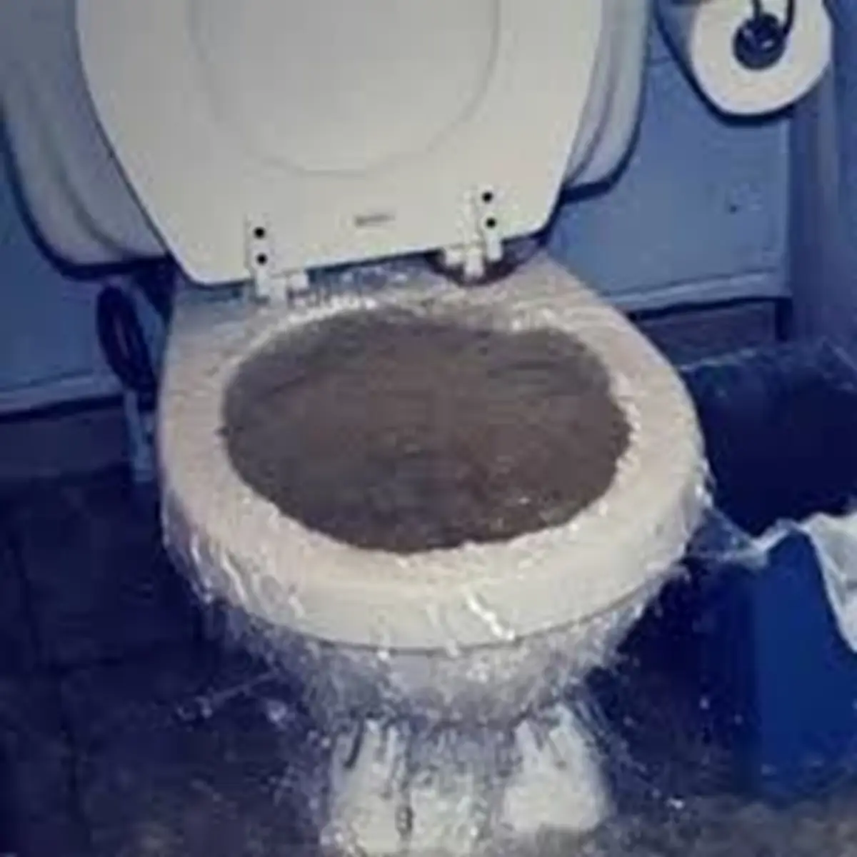 Débouchage de WC bouché dans les Yvelines